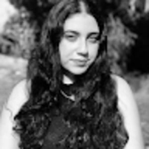 Meet your Posher, Claudia